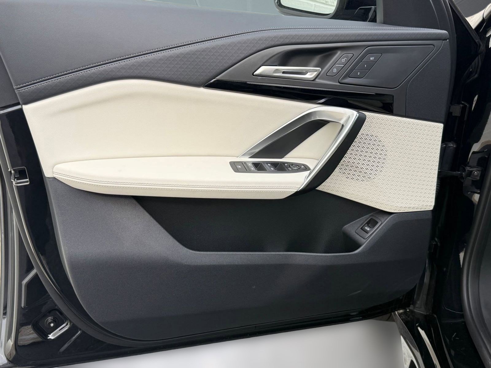 New 2026 BMW X2 xDrive28i w/ M Sport Package image 11