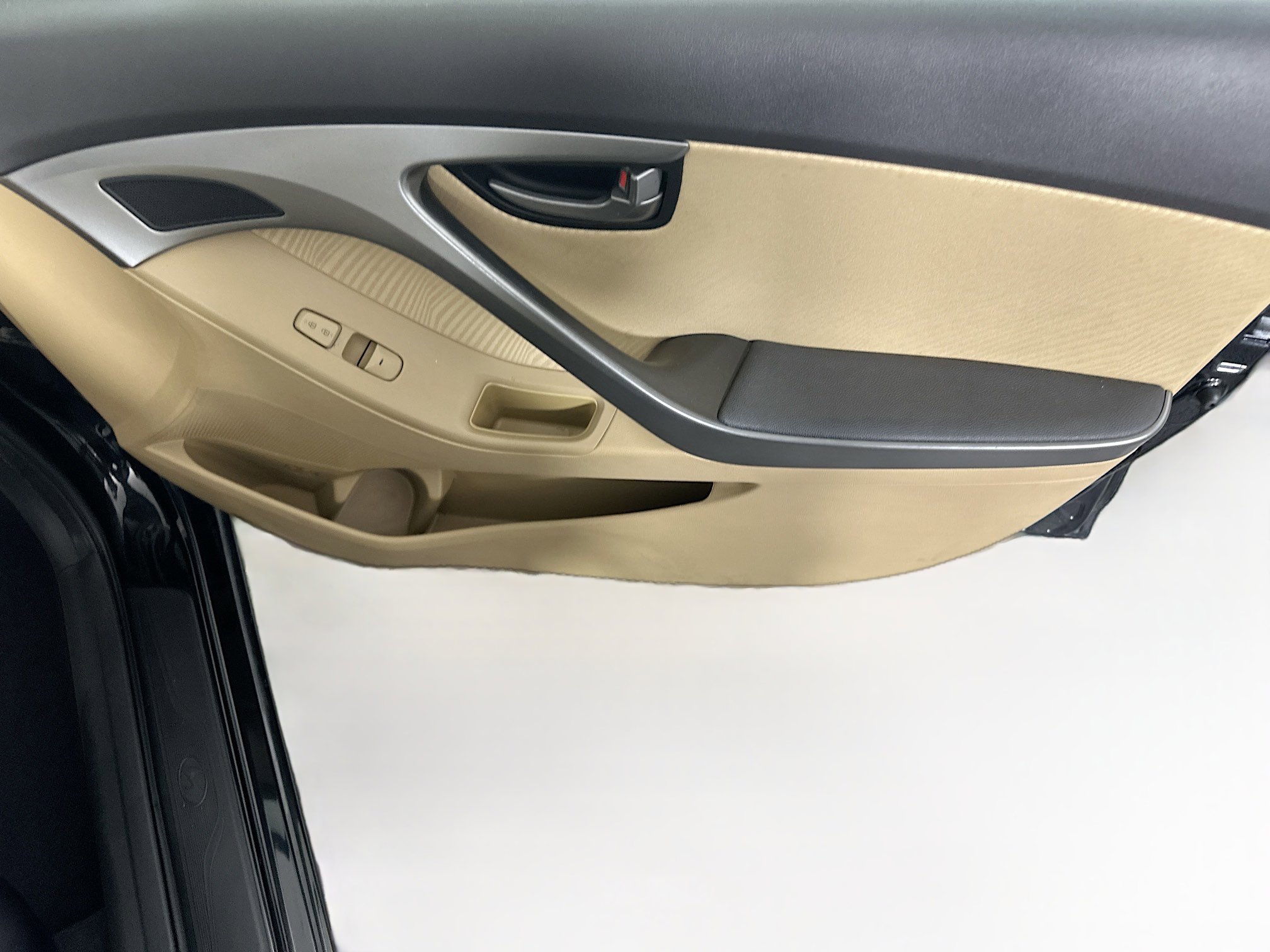 Used 2013 Hyundai Elantra GLS w/ Preferred Pkg image 28