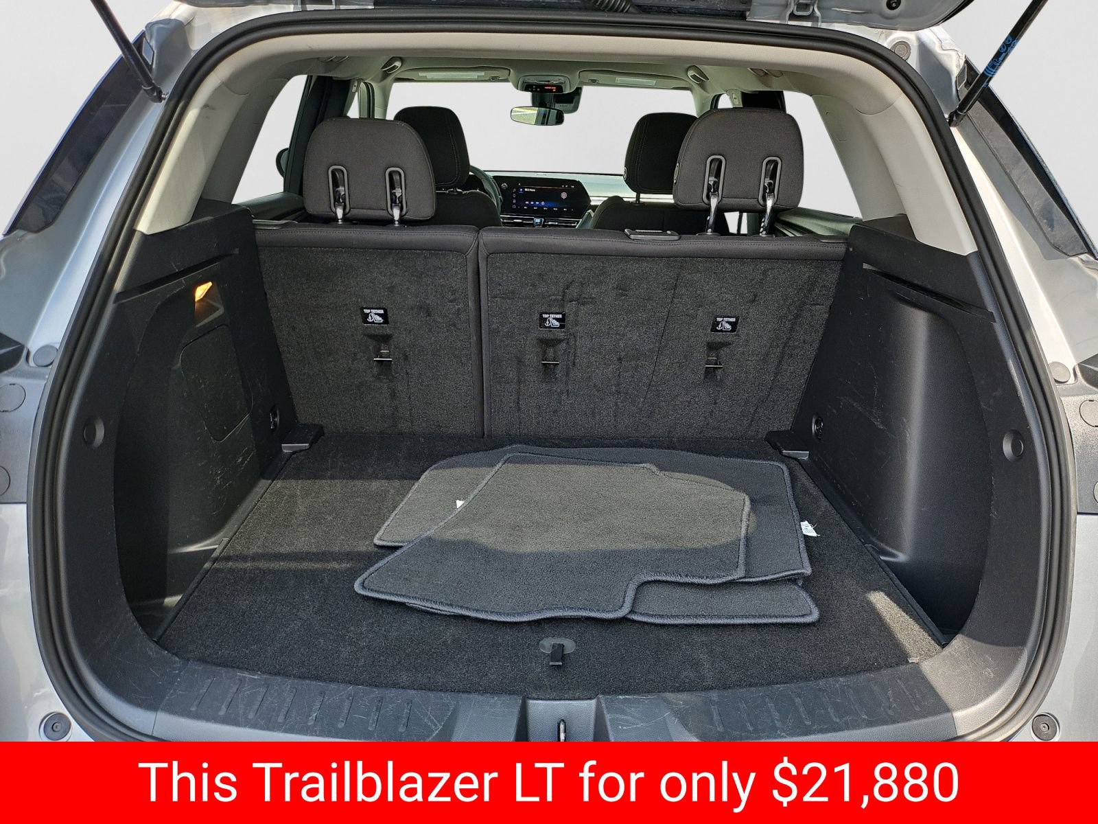 Used 2025 Chevrolet TrailBlazer LT AWD/4WD image 19