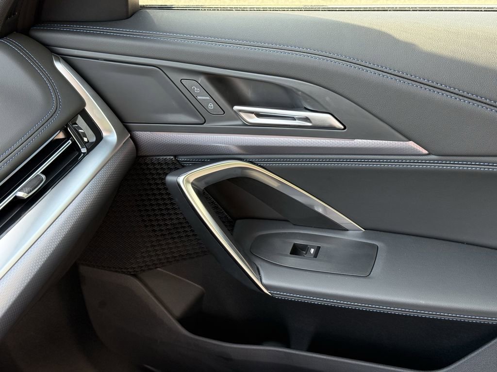 Used 2025 BMW X1 xDrive28i w/ M Sport Package image 34