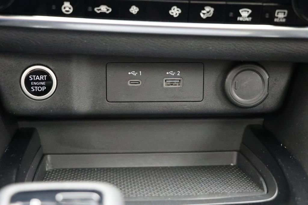 Used 2023 Nissan Rogue SV w/ SV Premium B Package image 23