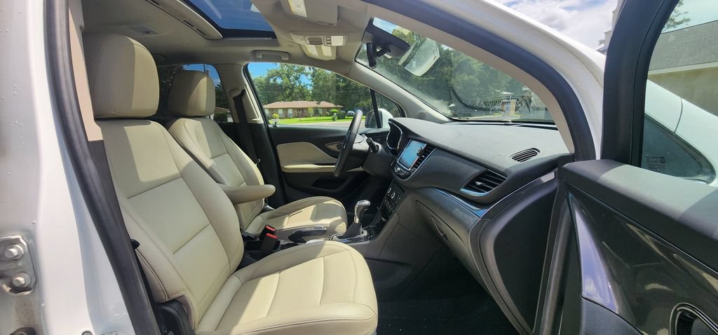 Used 2017 Buick Encore Essence w/ Experience Buick Package FWD image 23