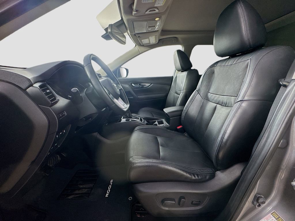 Used 2018 Nissan Rogue SL w/ Premium Package image 25