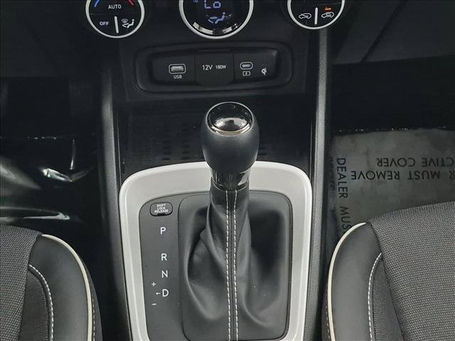 Certified 2025 Hyundai Venue Limited FWD image 12