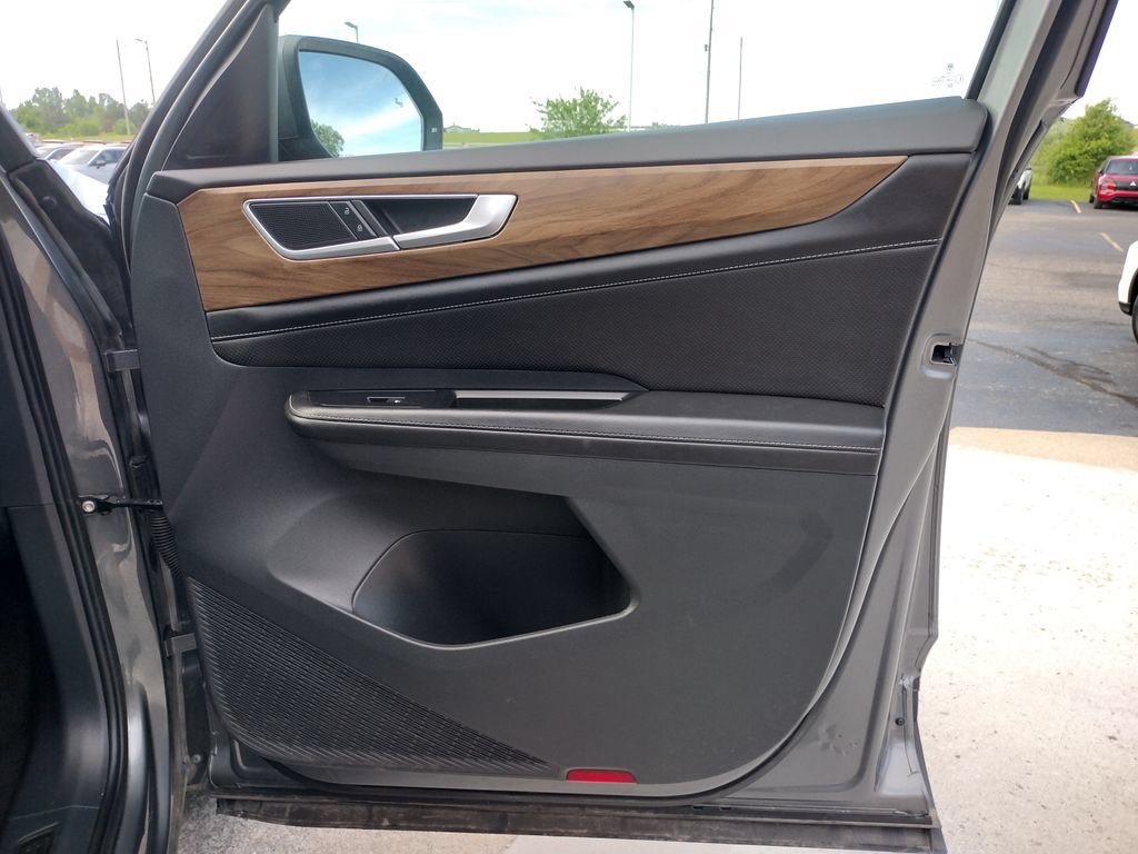 Used 2025 Volkswagen Atlas SE FWD image 33