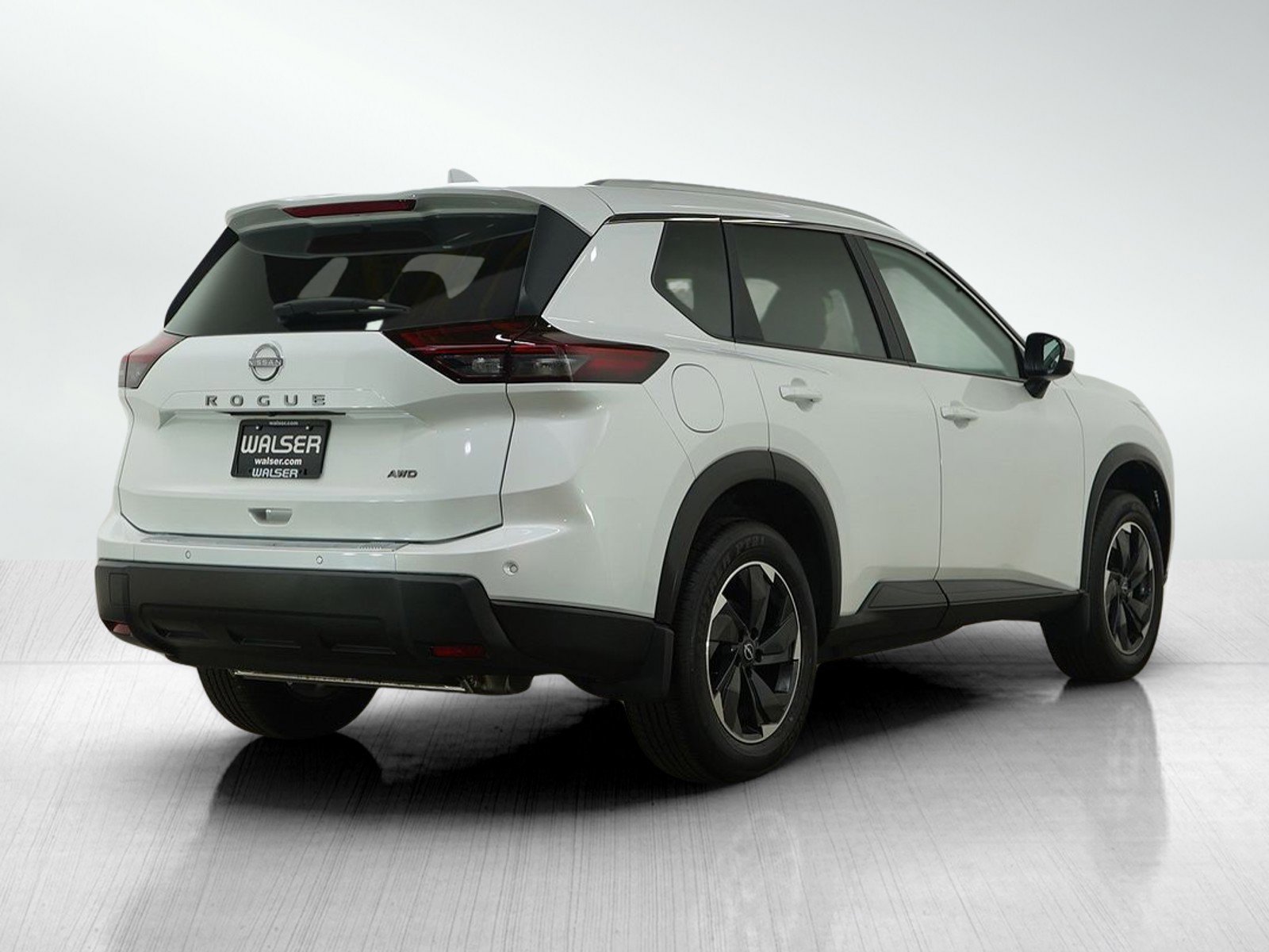 Used 2025 Nissan Rogue SV w/ SV Premium Package image 5