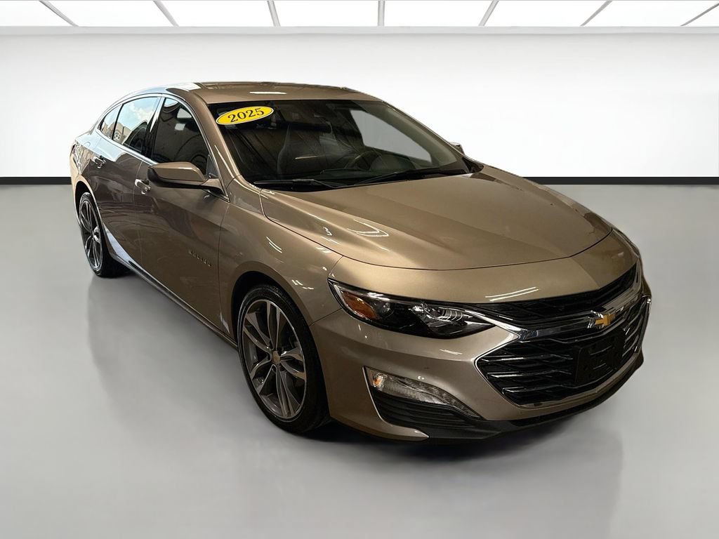 Used 2025 Chevrolet Malibu LT FWD image 3