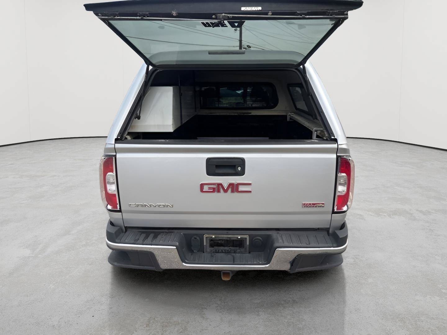 Used 2018 GMC Canyon SLE w/ SLE Convenience Package RWD image 6