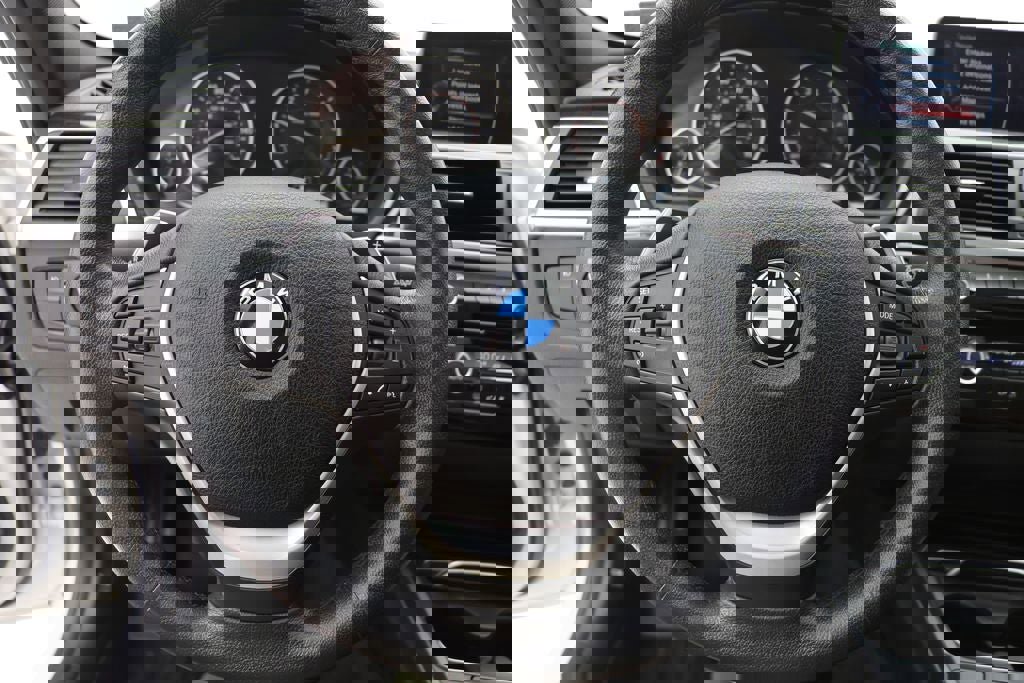 Used 2016 BMW 328i xDrive Sedan image 18