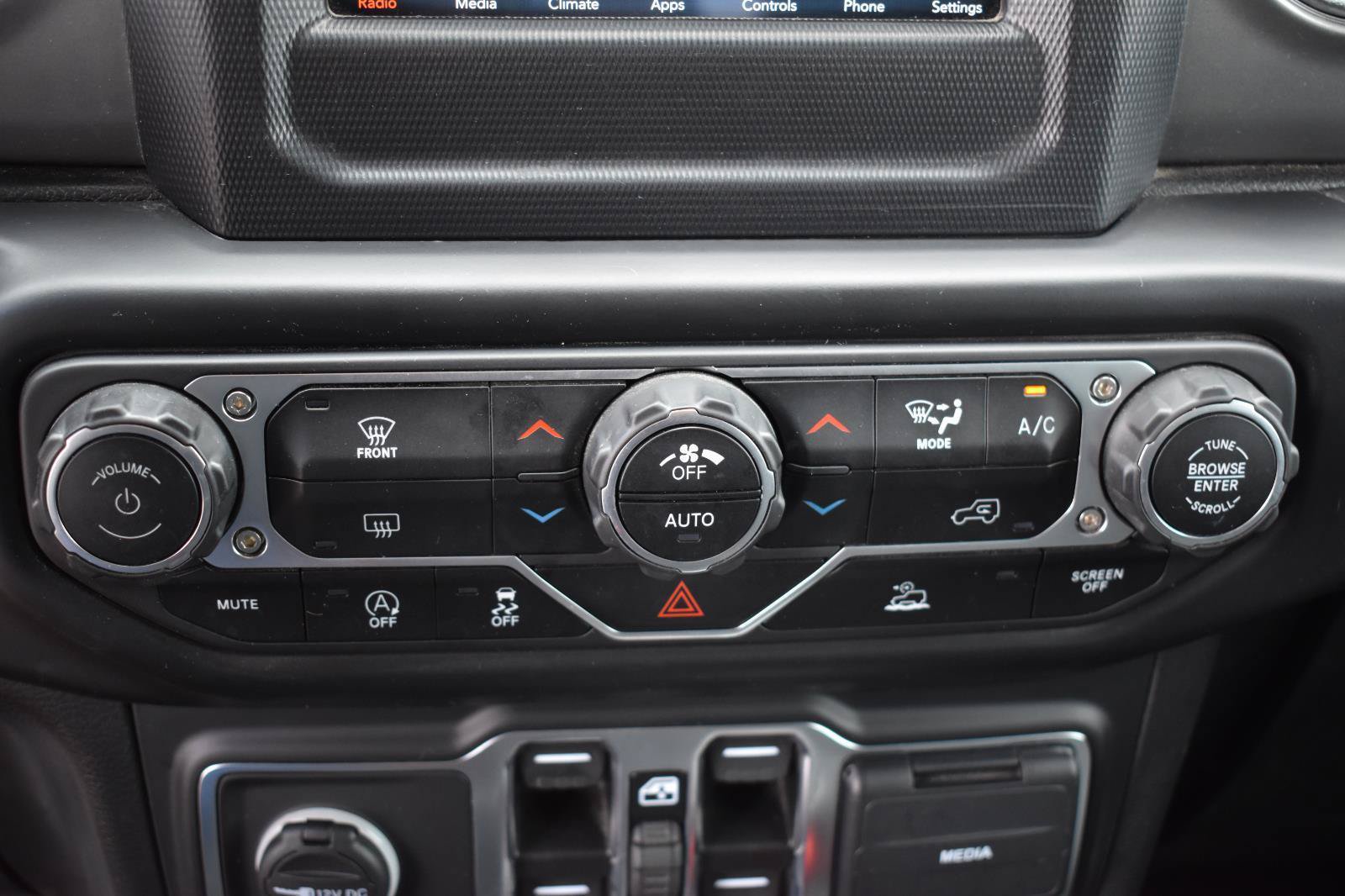Used 2021 Jeep Gladiator Overland AWD/4WD image 10