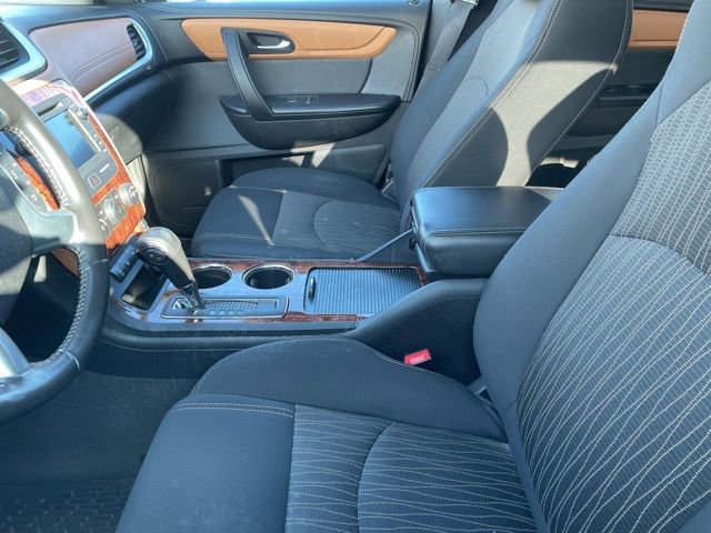 Used 2013 Chevrolet Traverse LT image 2