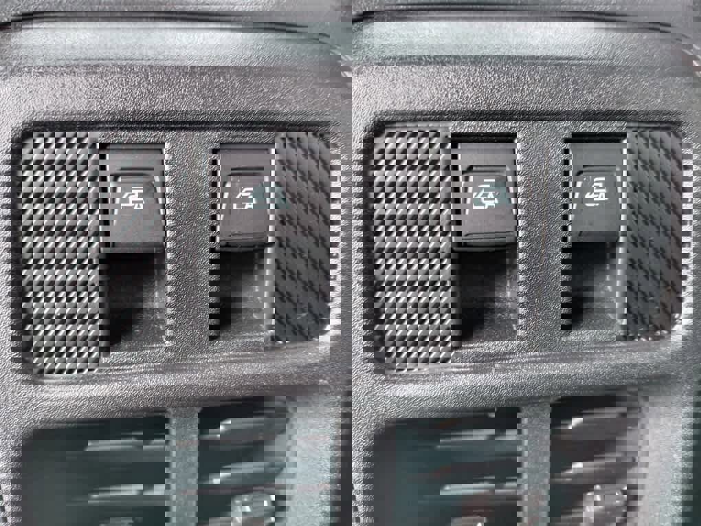 New 2025 Ford Bronco Badlands image 30