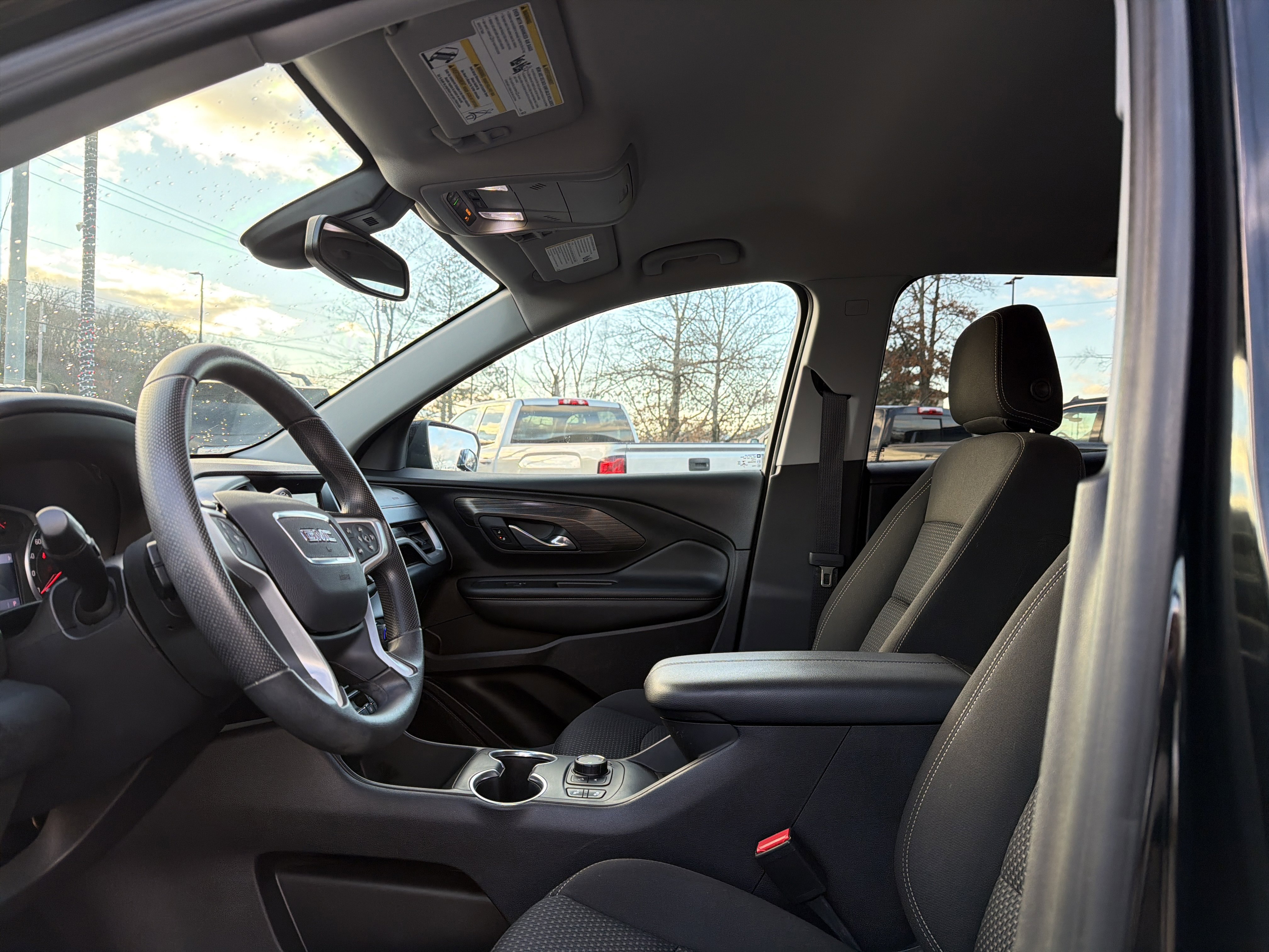 Used 2022 GMC Terrain SLE w/ Driver Convenience Package image 12