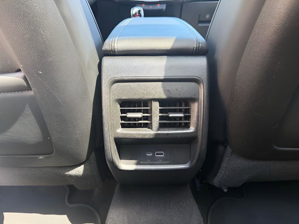 Used 2023 Cadillac XT4 Premium Luxury FWD image 11