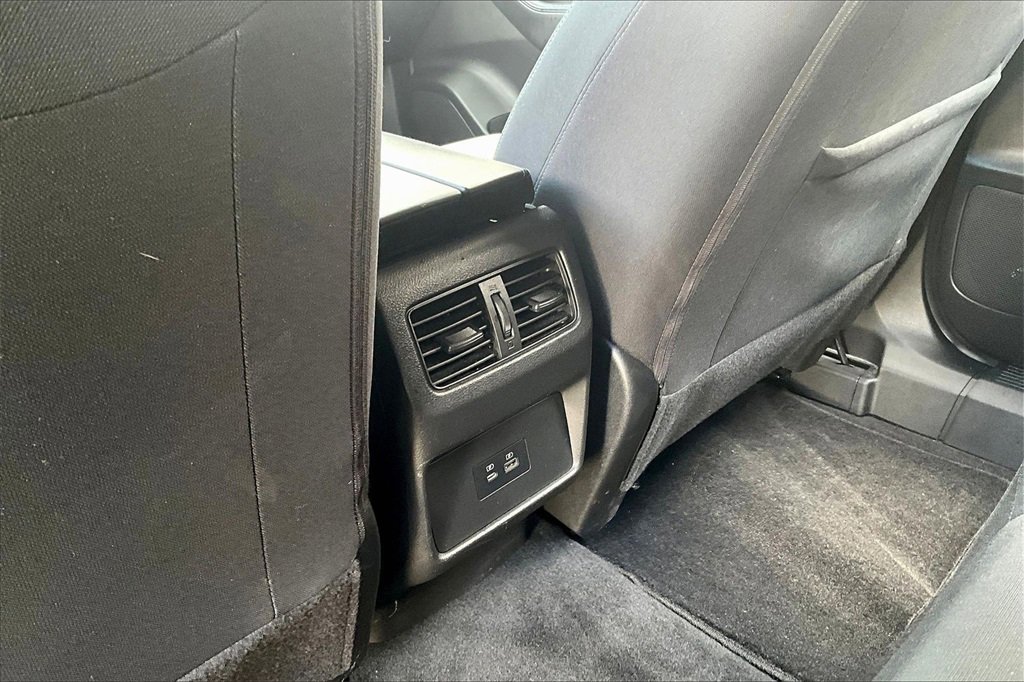 Used 2023 Nissan Rogue SV image 10