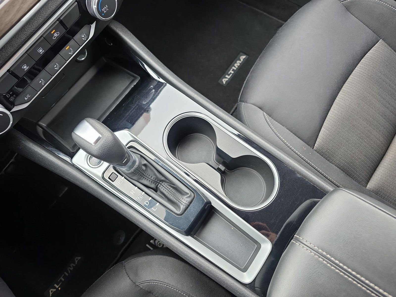Used 2024 Nissan Altima 2.5 SV image 24