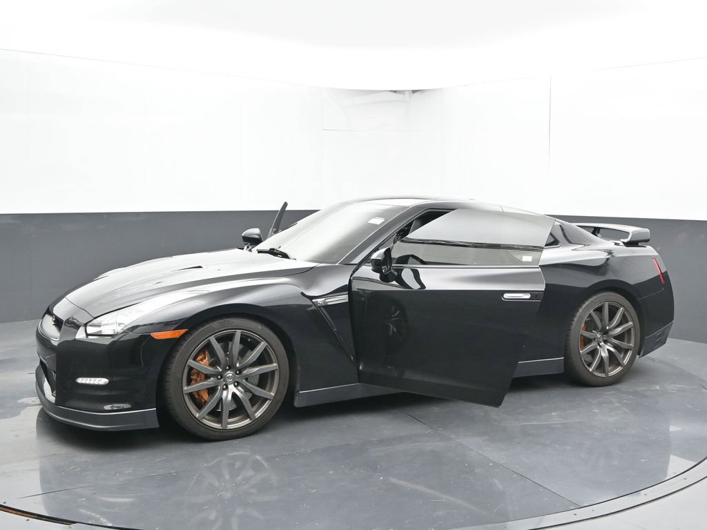 Used 2014 Nissan GT-R Premium image 49