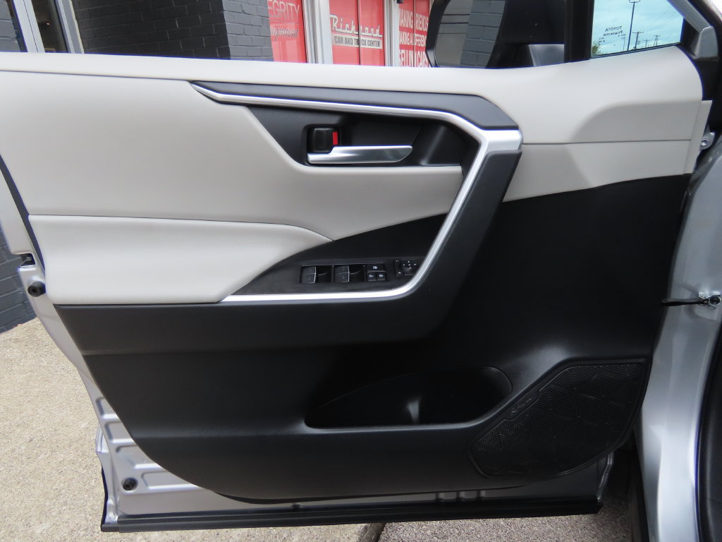Used 2024 Toyota RAV4 XLE Premium AWD/4WD image 18