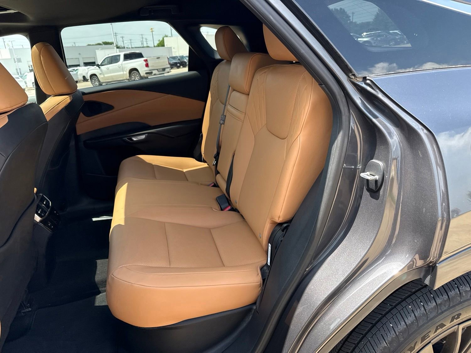 Used 2024 Lexus RX 350 Premium w/ Accessory Package (Z1) FWD image 11