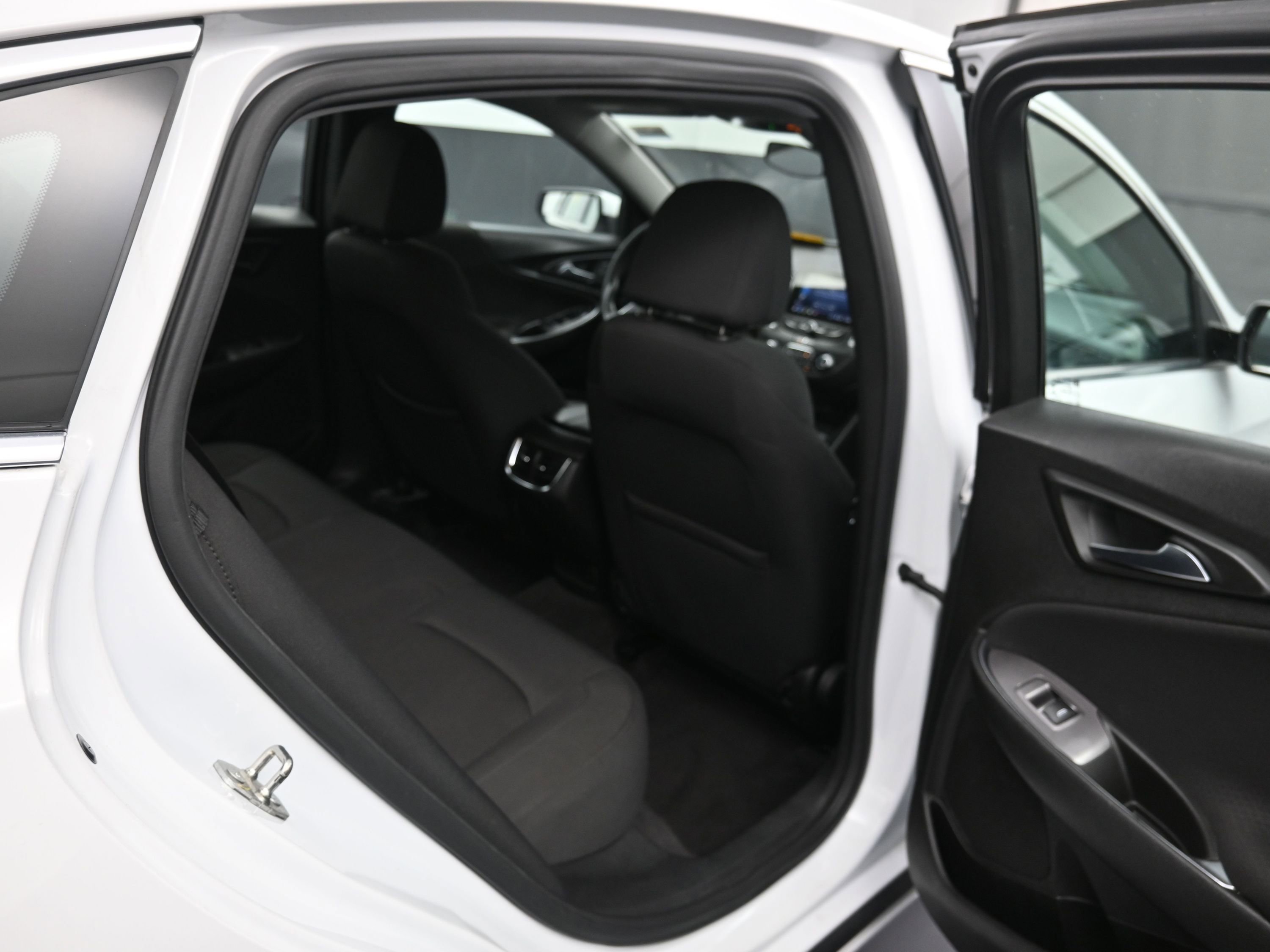 Used 2022 Chevrolet Malibu LT image 21