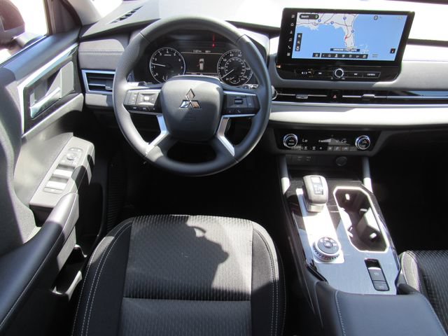 New 2026 Mitsubishi Outlander ES FWD image 17