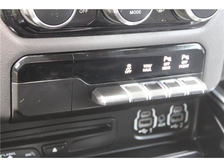 Used 2019 RAM 1500 Big Horn RWD image 31