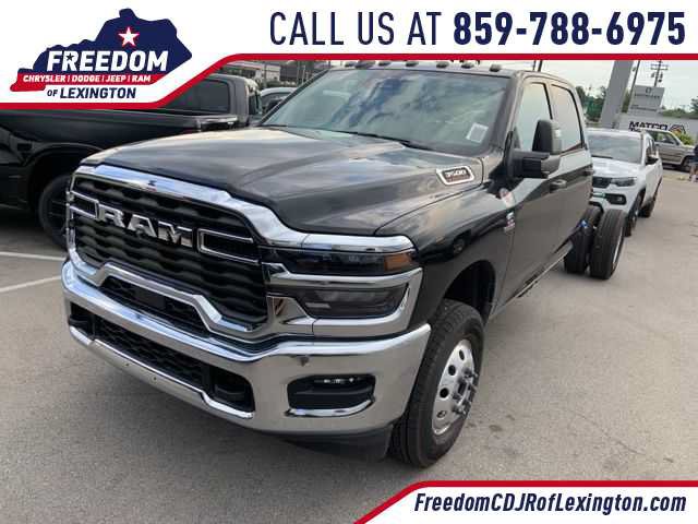 New 2025 RAM 3500 Tradesman w/ Chrome Appearance Group