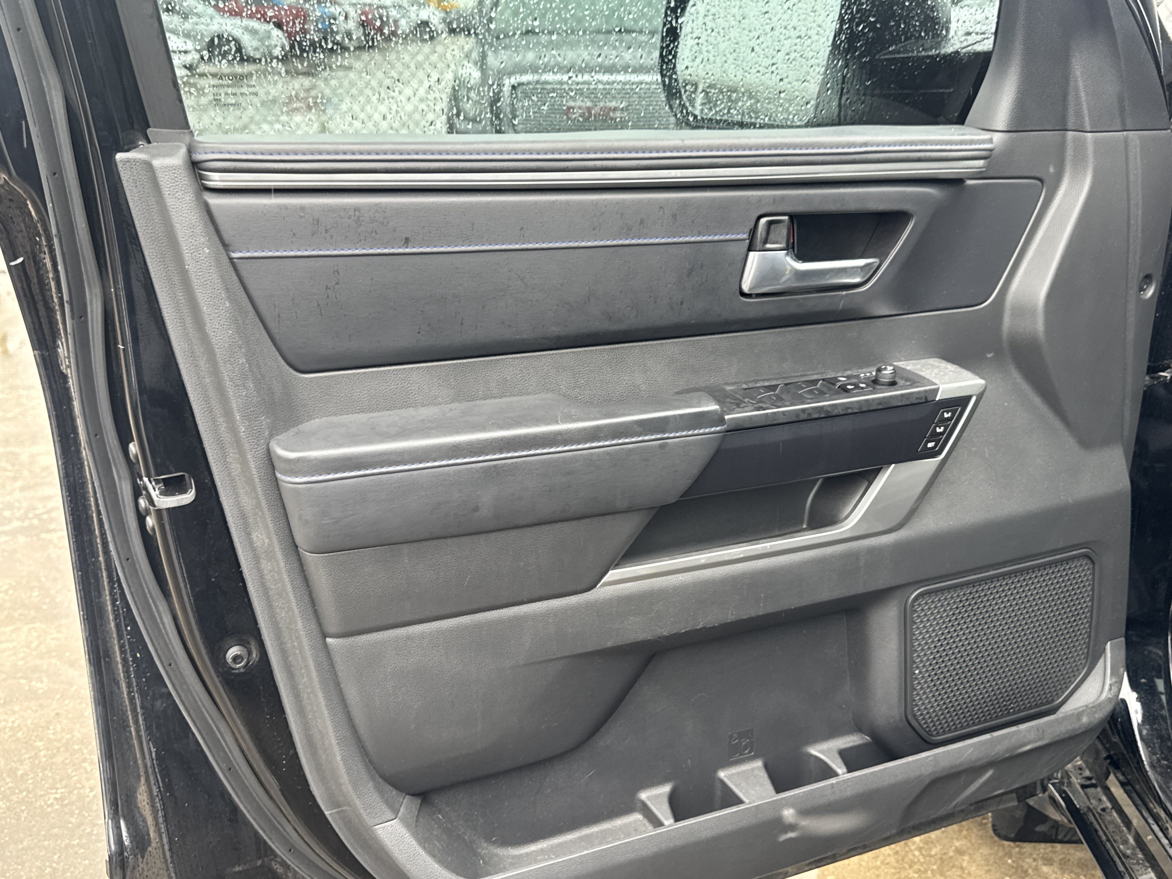 Used 2024 Toyota Sequoia Platinum AWD/4WD image 3