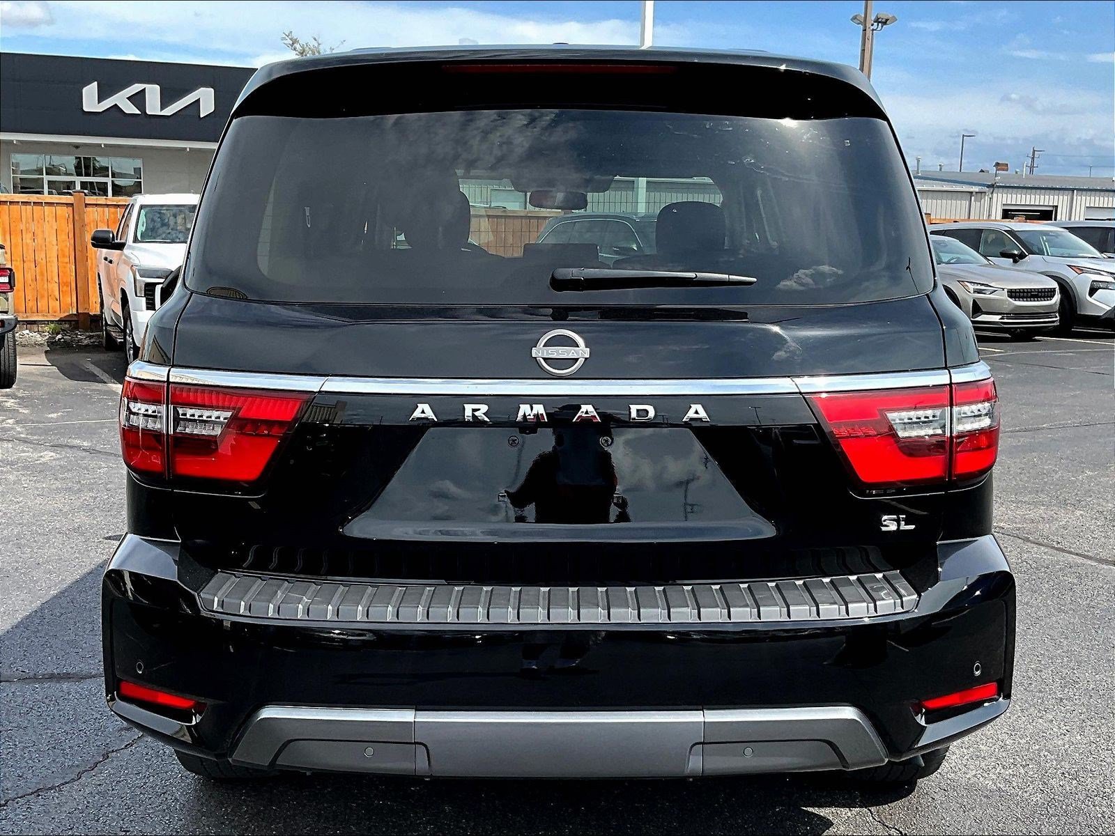 Used 2023 Nissan Armada SL w/ Captain's Chairs Package AWD/4WD image 5
