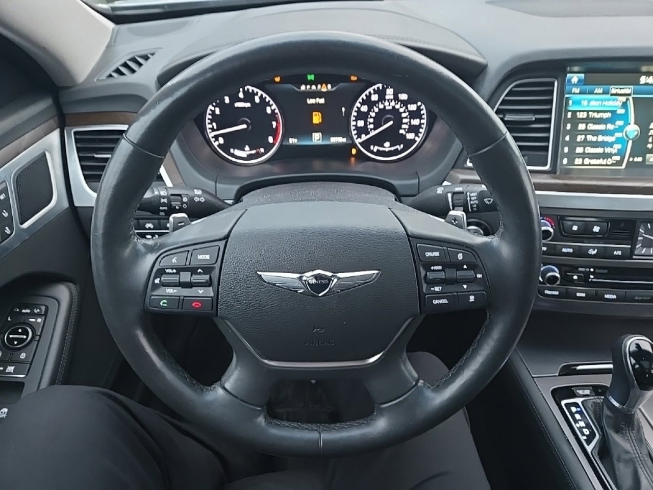 Used 2017 Genesis G80 3.8 w/ Option Group 03 image 24