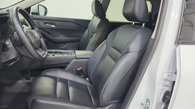 Certified 2026 Nissan Rogue SL FWD image 16