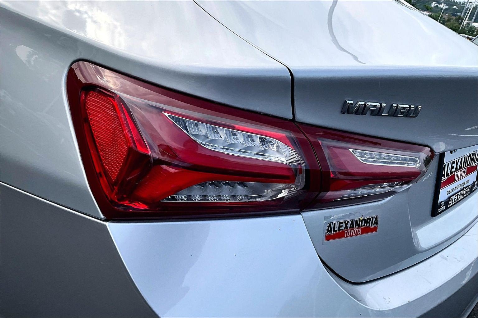 Used 2020 Chevrolet Malibu LT FWD image 27