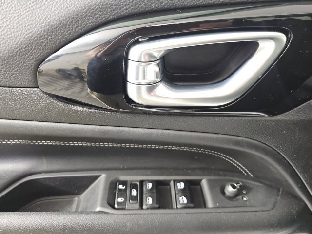 Certified 2024 Jeep Compass Limited w/ High Altitude Package image 12