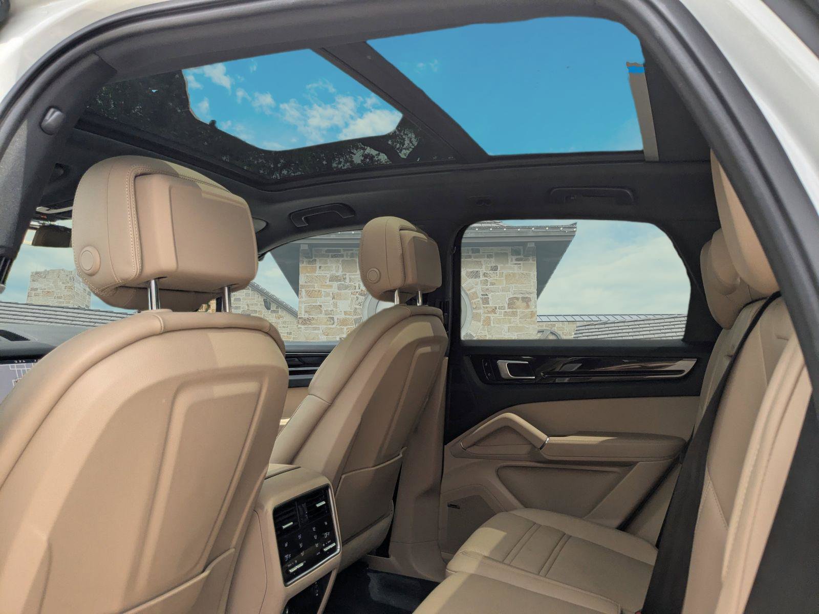 Used 2020 Porsche Cayenne AWD/4WD image 18