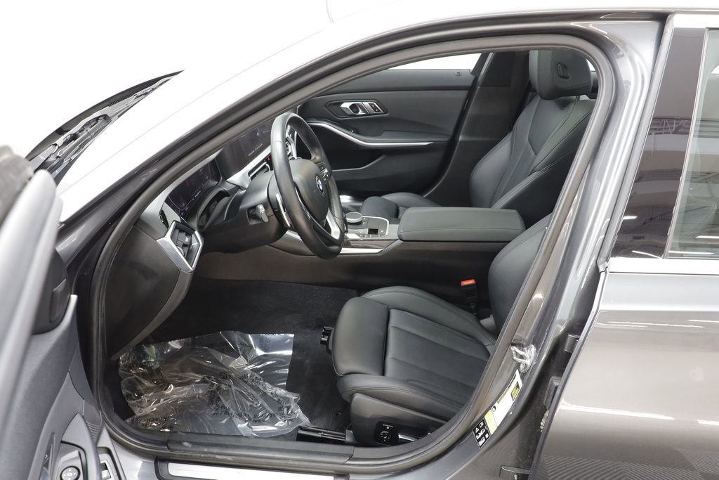 Used 2019 BMW 330i xDrive Sedan w/ Premium Package image 6