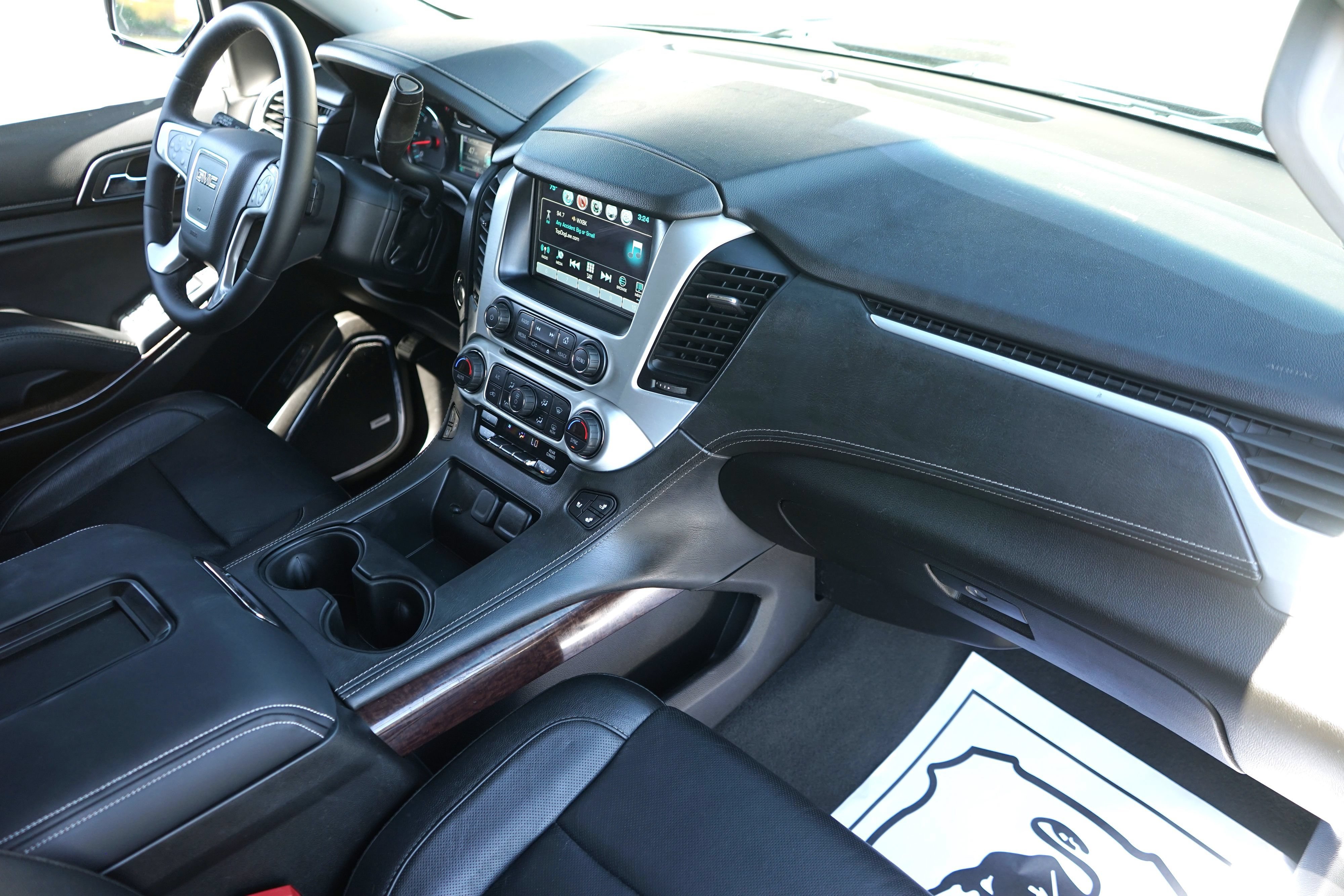 Used 2019 GMC Yukon SLT w/ Open Road Package AWD/4WD image 27