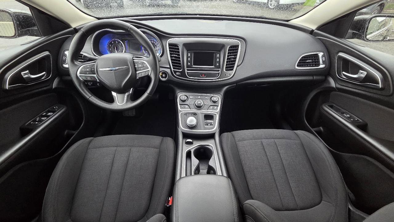 Used 2015 Chrysler 200 Limited w/ Convenience Group FWD image 18