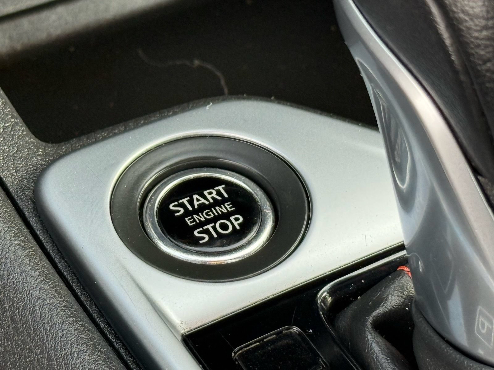 Used 2025 Nissan Sentra SR FWD image 25