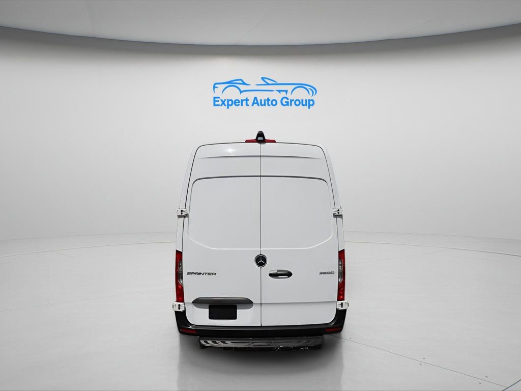 Used 2023 Mercedes-Benz Sprinter 2500 image 9