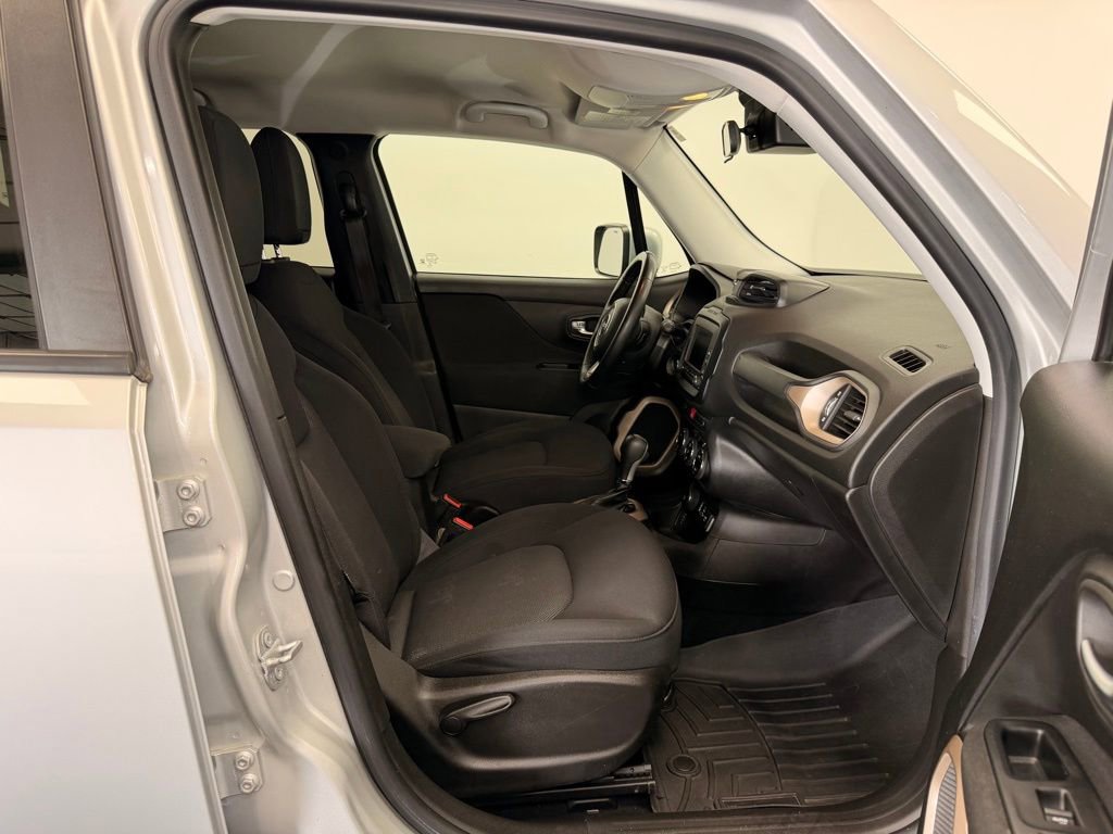 Used 2015 Jeep Renegade Latitude w/ Popular Equipment Group AWD/4WD image 13