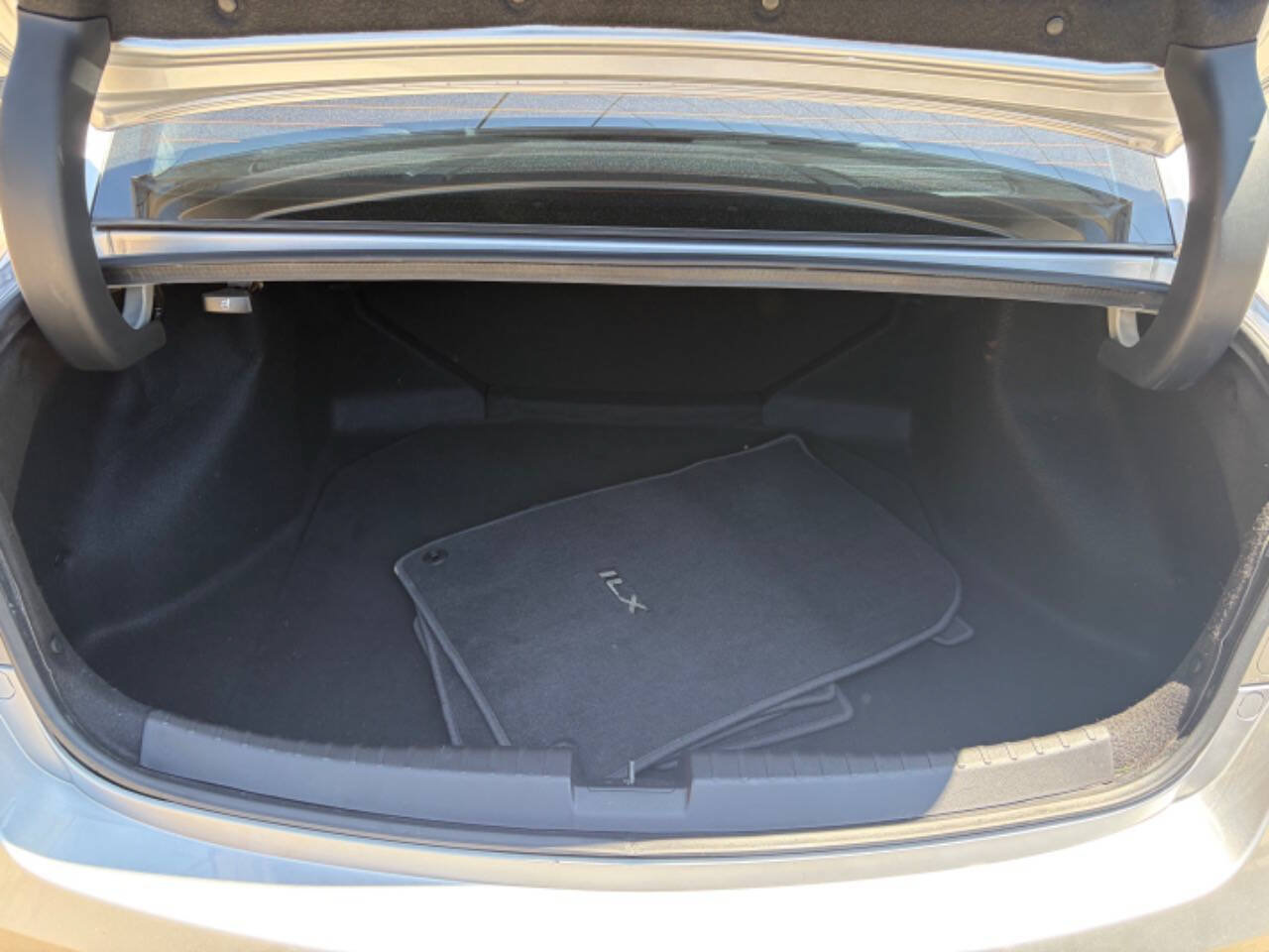 Used 2013 Acura ILX w/ Premium Package FWD image 11