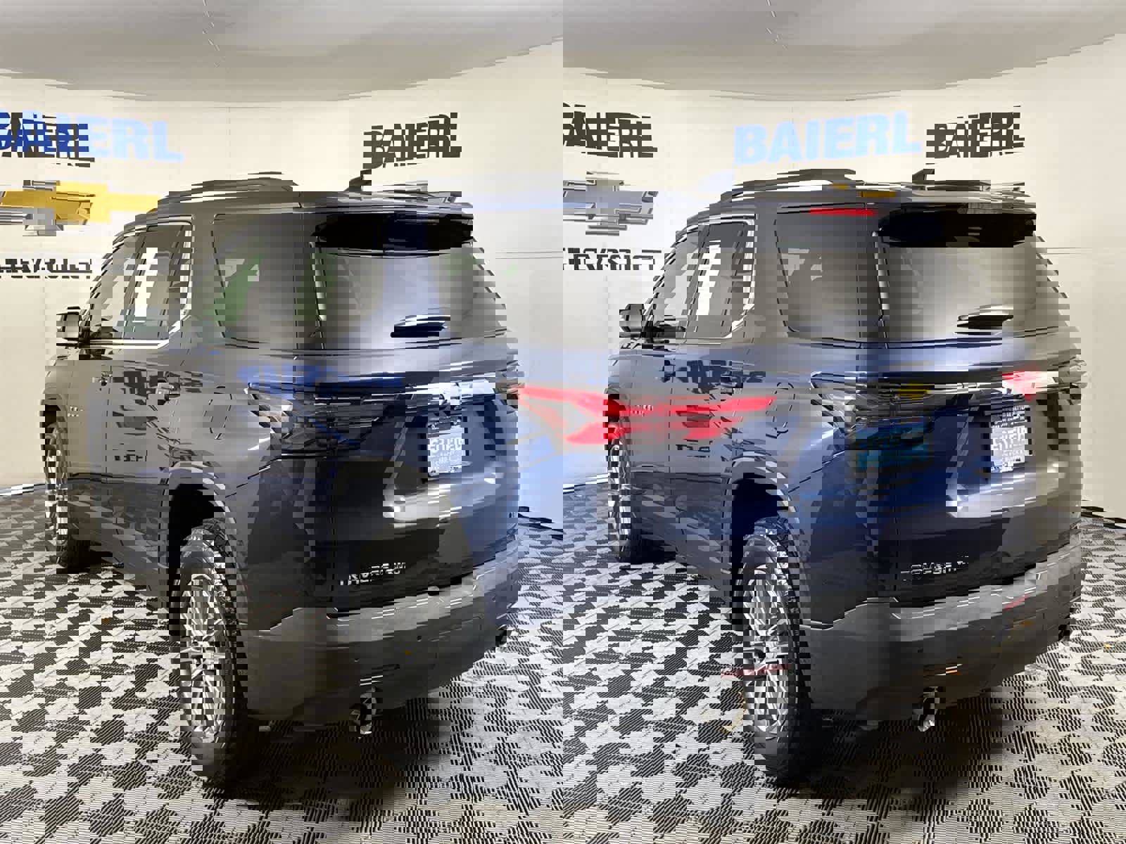 Certified 2023 Chevrolet Traverse LT image 3