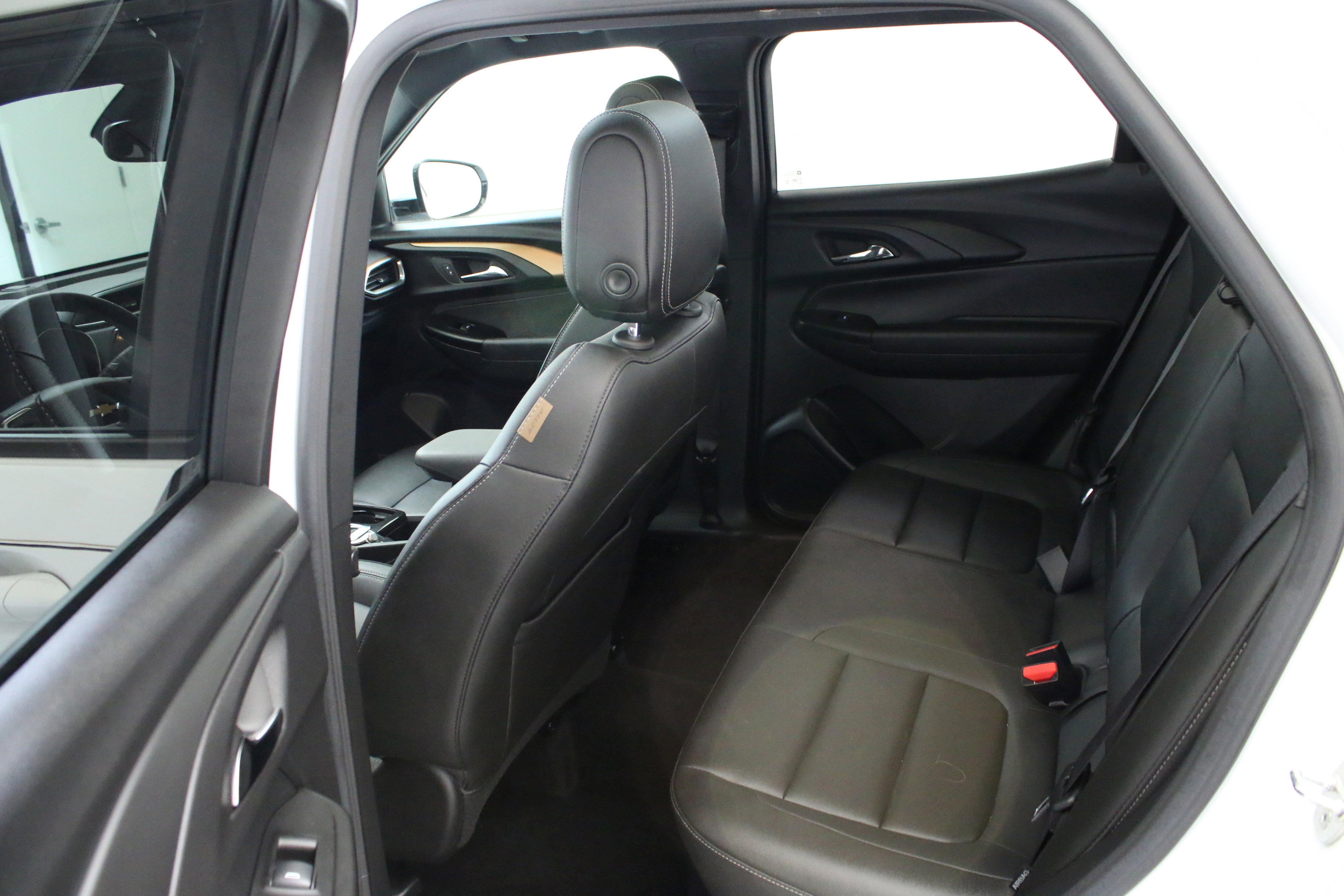 Used 2023 Chevrolet TrailBlazer ACTIV w/ Sun and Liftgate Package AWD/4WD image 24