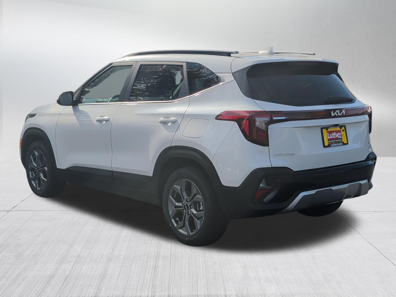 Used 2024 Kia Seltos S AWD/4WD image 5