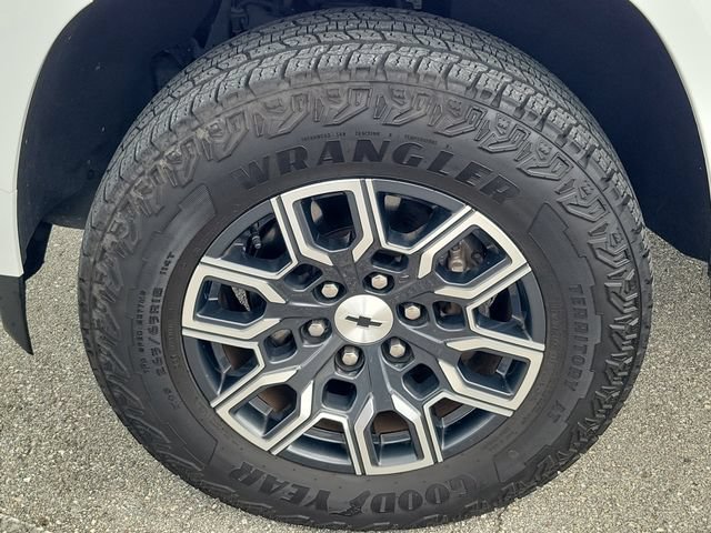 Used 2023 Chevrolet Colorado Z71 w/ Z71 Convenience Package 2 AWD/4WD image 7