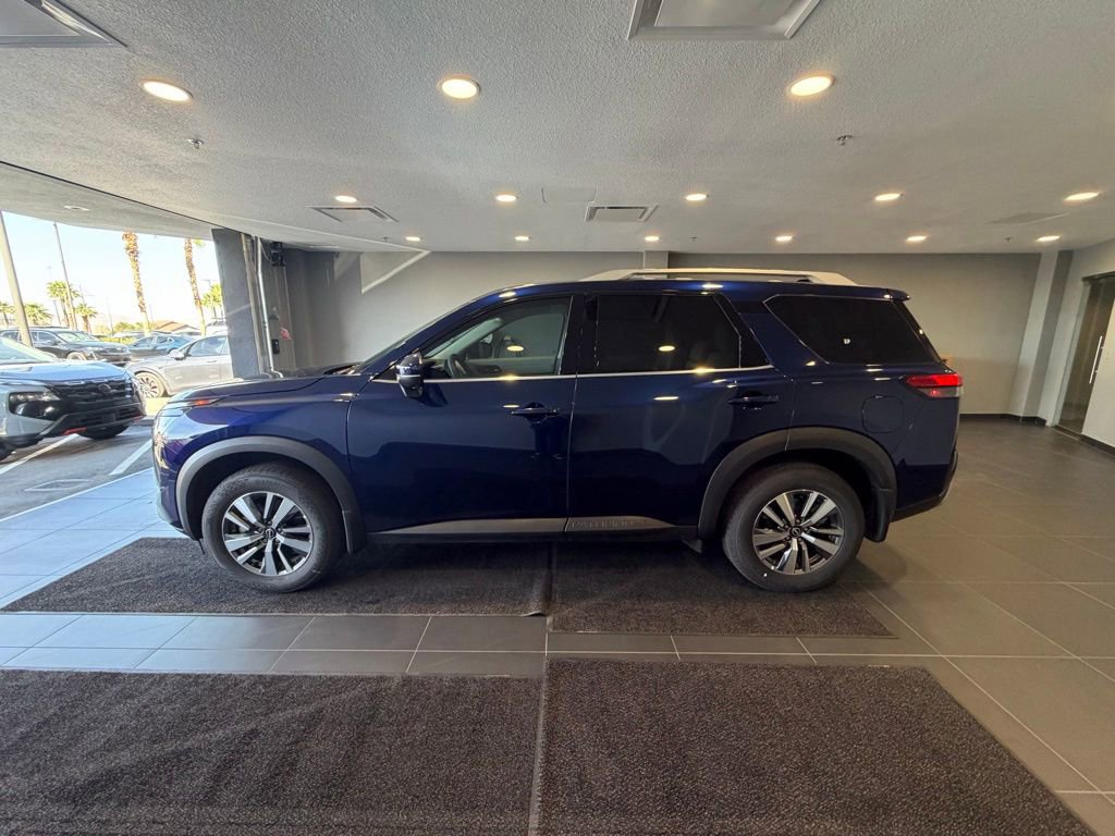 Used 2025 Nissan Pathfinder SL image 8