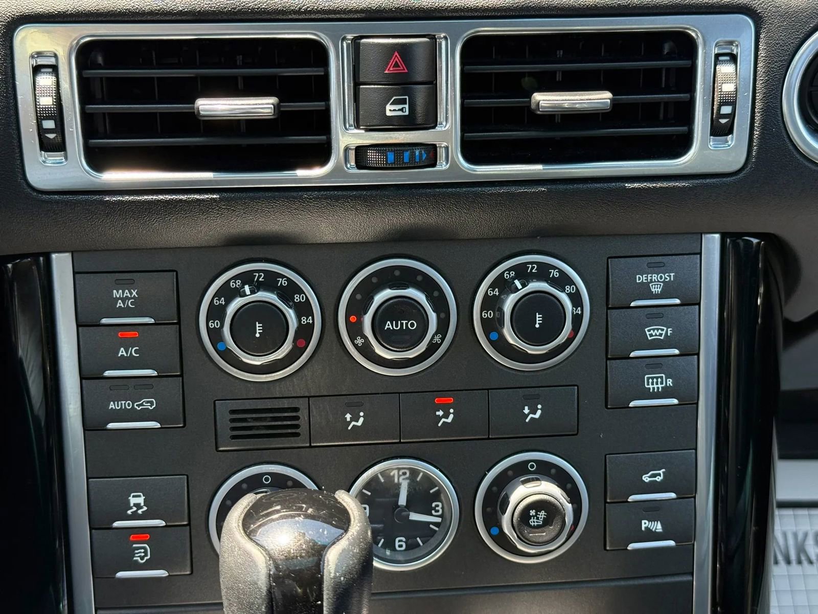 Used 2010 Land Rover Range Rover Supercharged AWD/4WD image 34