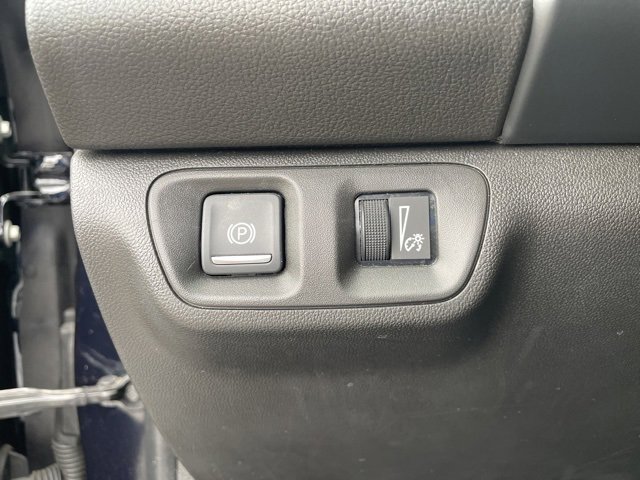 Used 2022 GMC Acadia SLE w/ Driver Convenience Package image 16