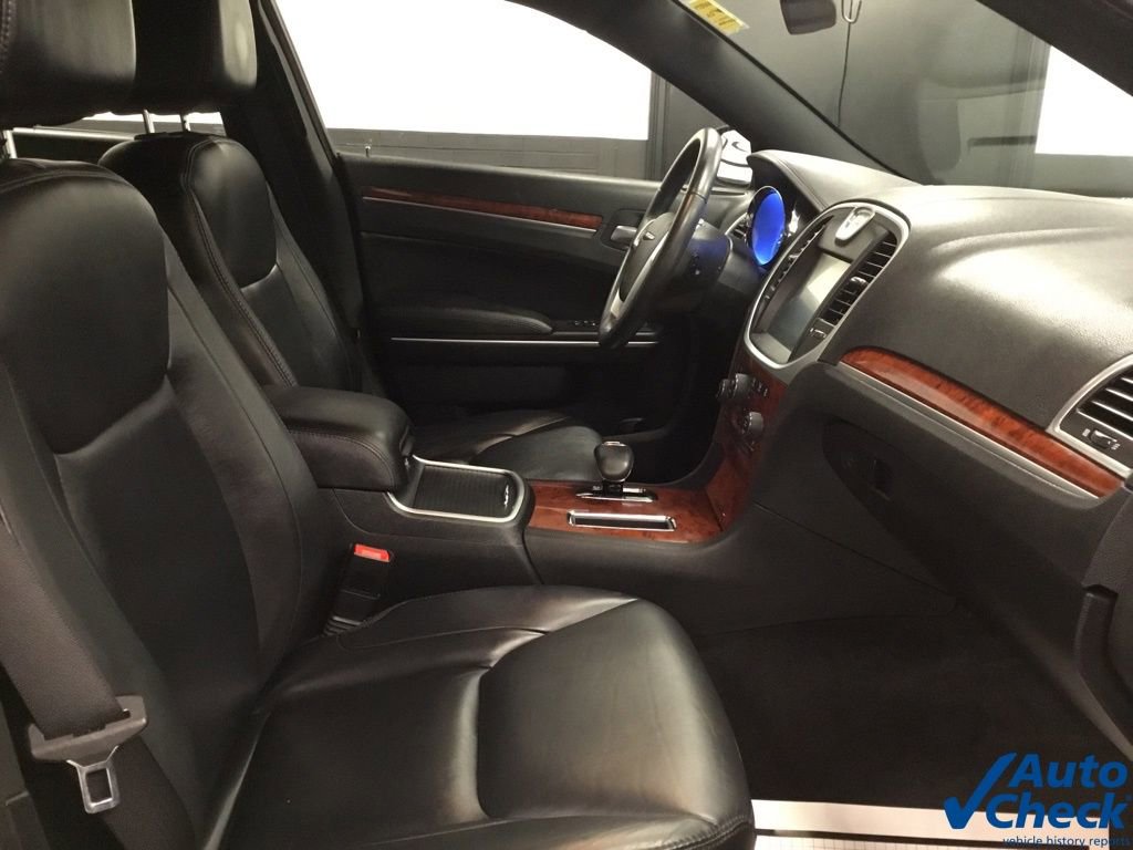 Used 2013 Chrysler 300 AWD w/ Driver Convenience Group image 36