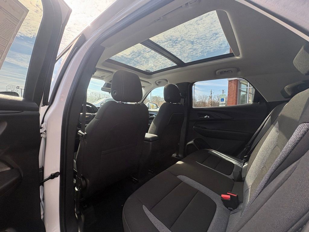 New 2026 Chevrolet TrailBlazer LT w/ LT Cold Weather Package FWD image 13